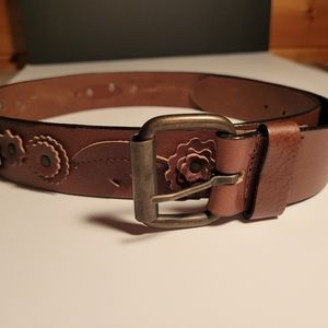Italian Leather Belt, Flower Patterns, vintage look, Size Large